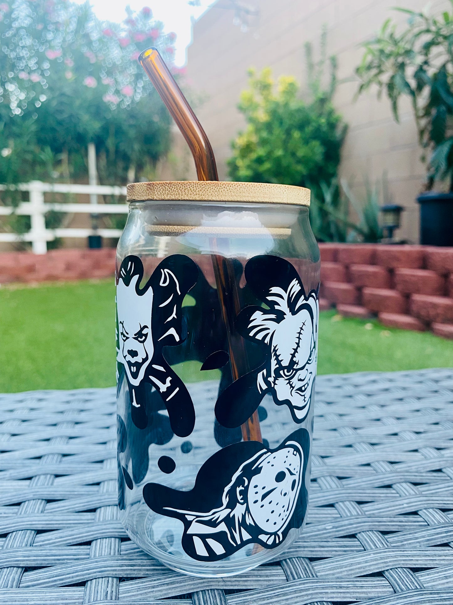 HORROR MOVIES CAN GLASS