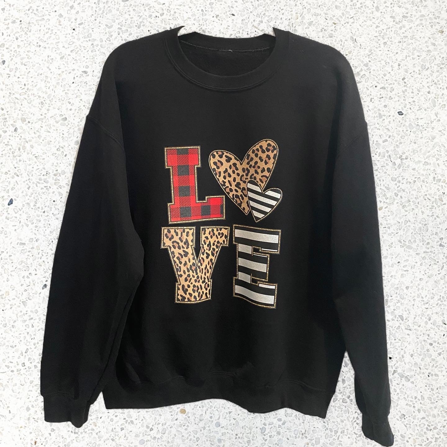 LOVE SWEATSHIRT