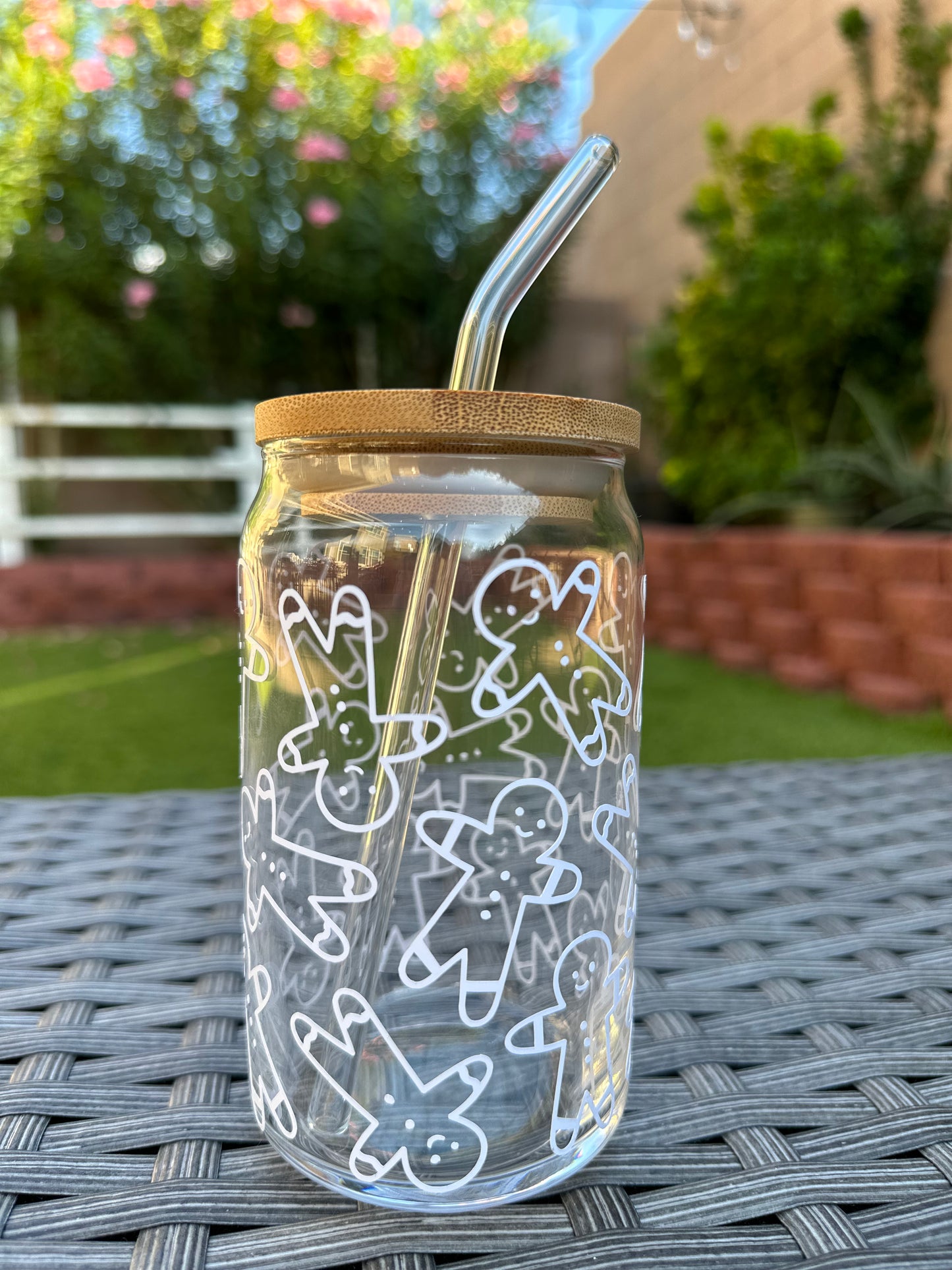 GINGERBREAD MAN CAN GLASS