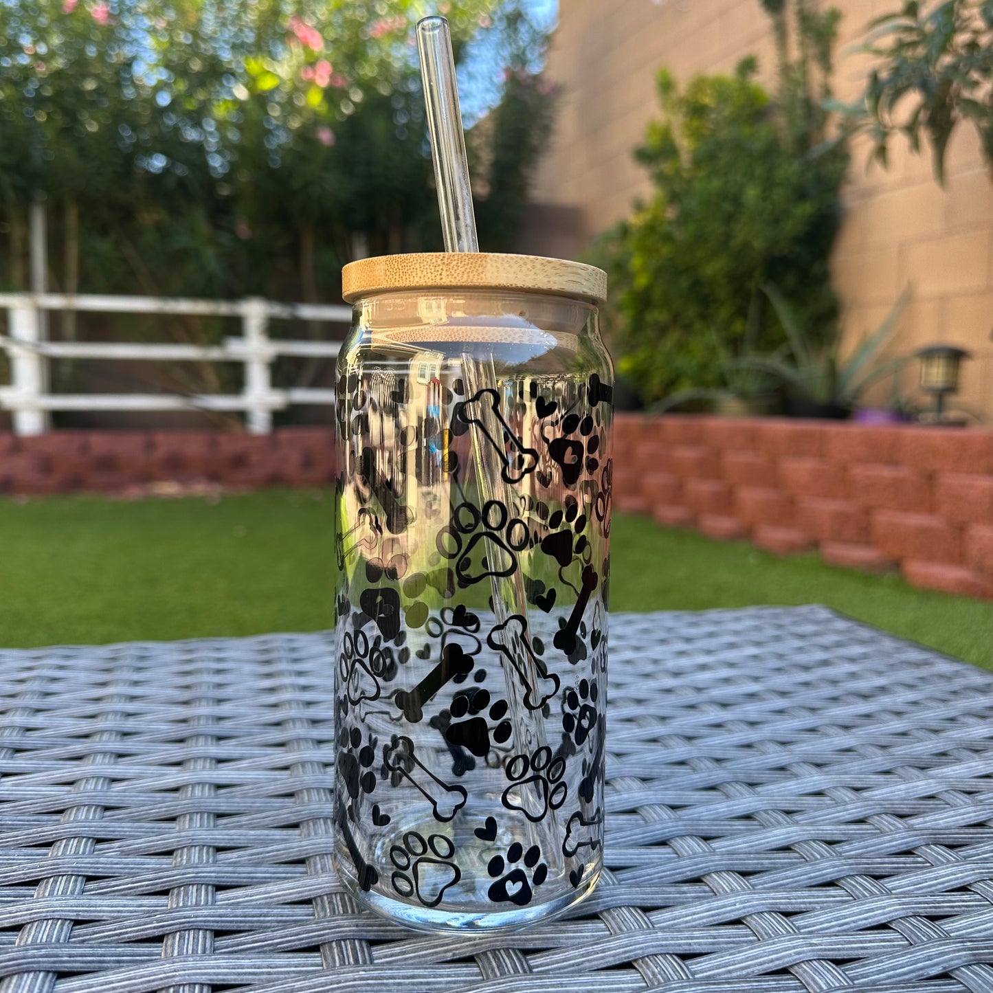 DOG PAWS CAN GLASS